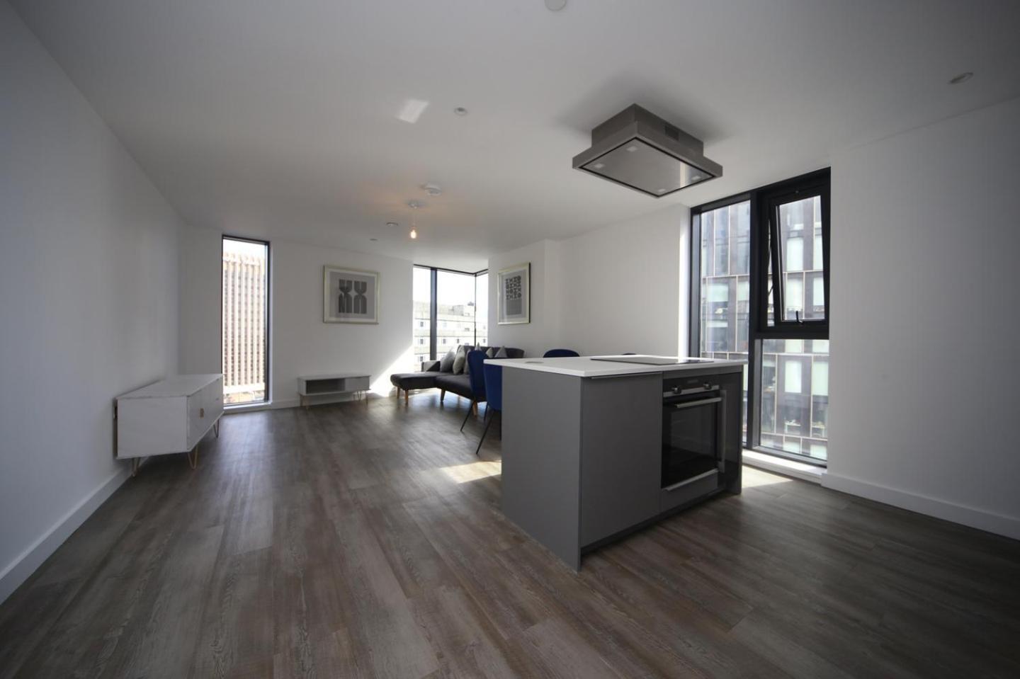 Elegant 2 Bedroom Aparment On Broad Street * Birmingham