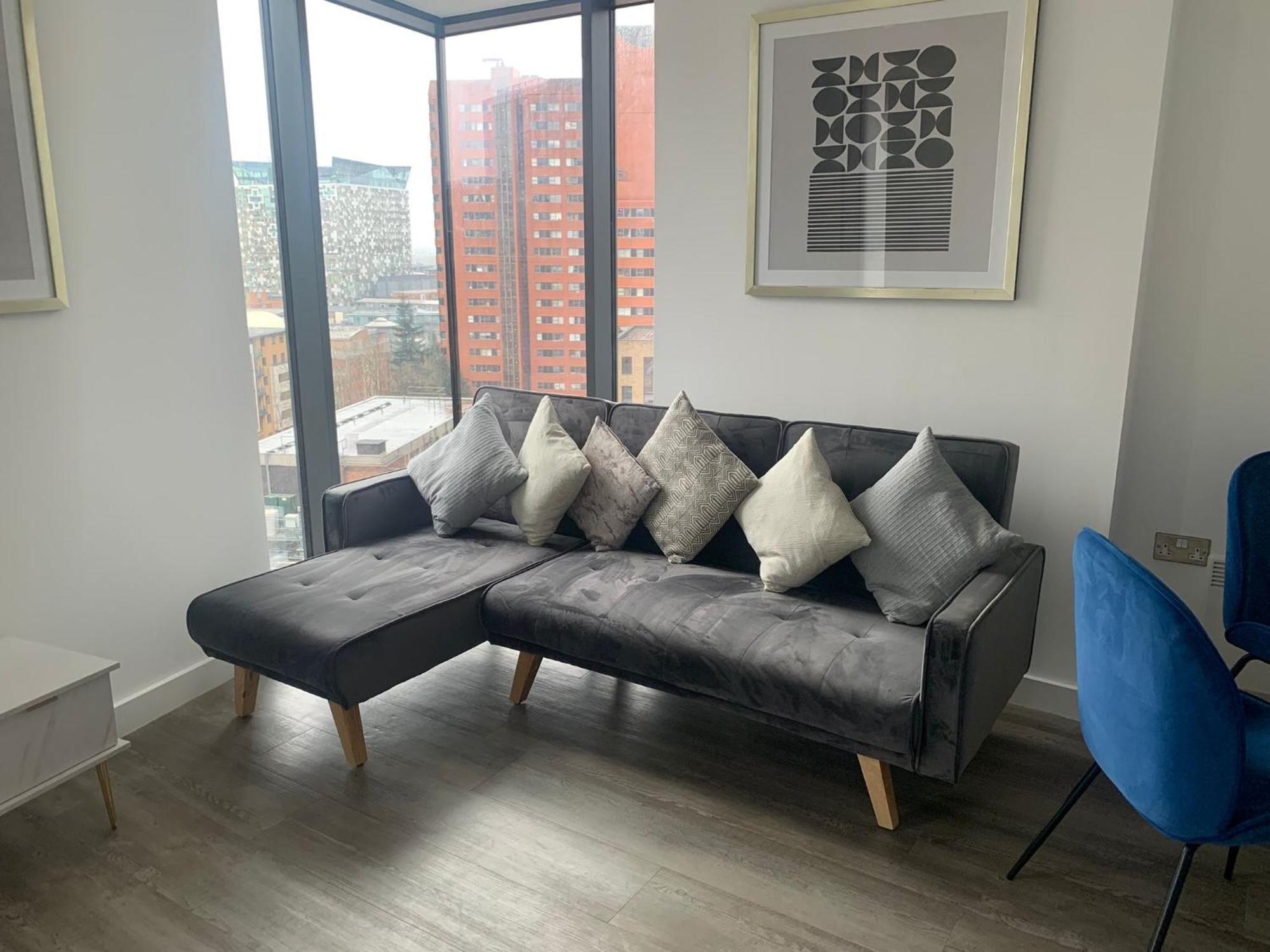 Apartment Elegant 2 Bedroom Aparment On Broad Street *