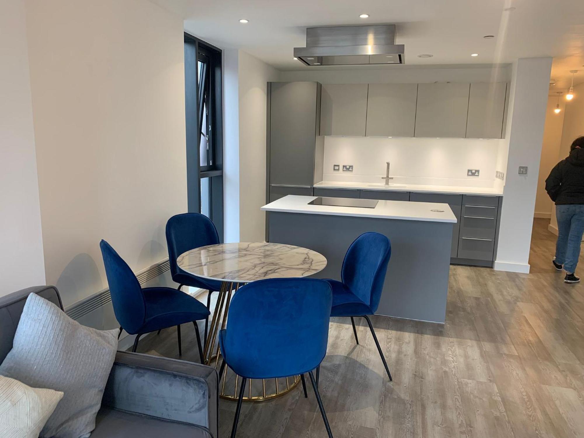 Apartment Elegant 2 Bedroom Aparment On Broad Street *